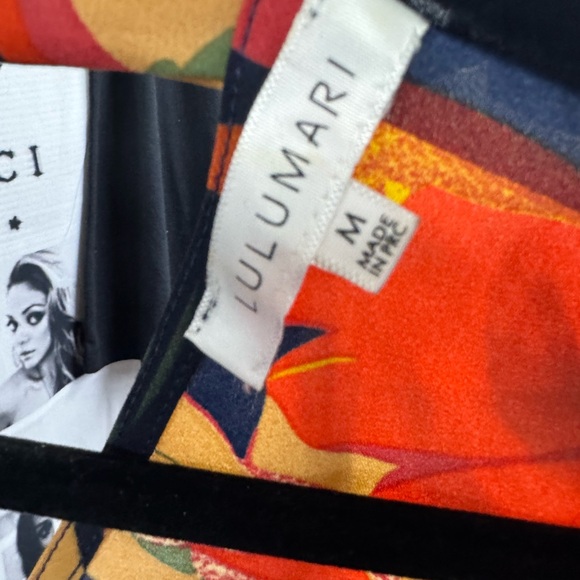 Lulumari Navy Floral Tie-Back Blouse - Picture 5 of 6